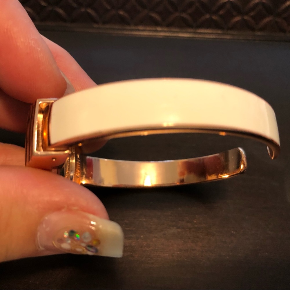 Watch - Picture 3 of 6